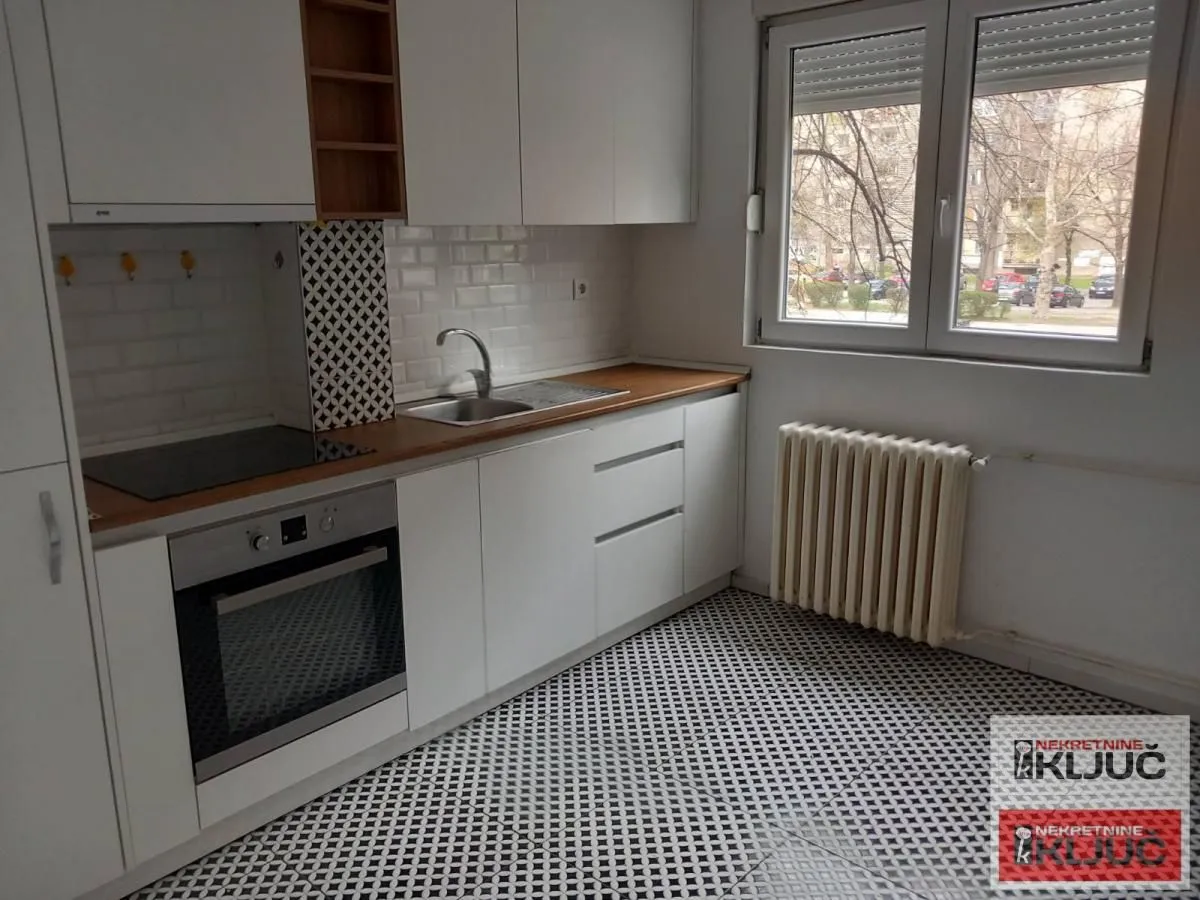 Prodaja, jednosoban stan, 31m², Bulevar Oslobodjenja, Novi Sad Sve Podlokacije