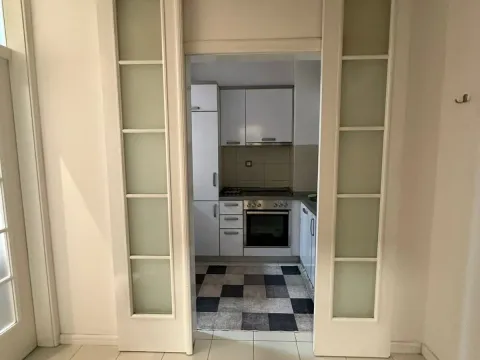 Izdavanje, jednosoban stan, 60m², Stari Aerodrom, Podgorica - image 13