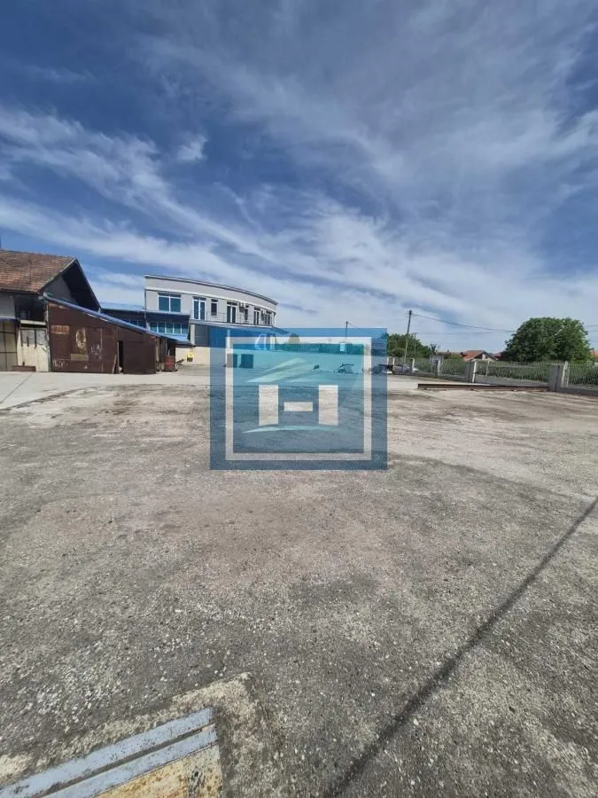 Rent, office space, 360m², Zmič, Paraćin