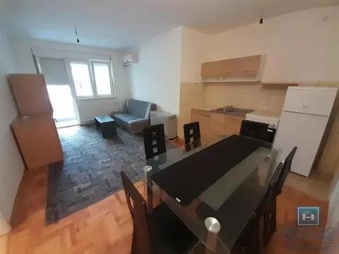 Izdavanje, jednosoban stan, 46m2, Vašarište, Jagodina Izdavanje, jednosoban stan, 46m2, Vašarište, Jagodina