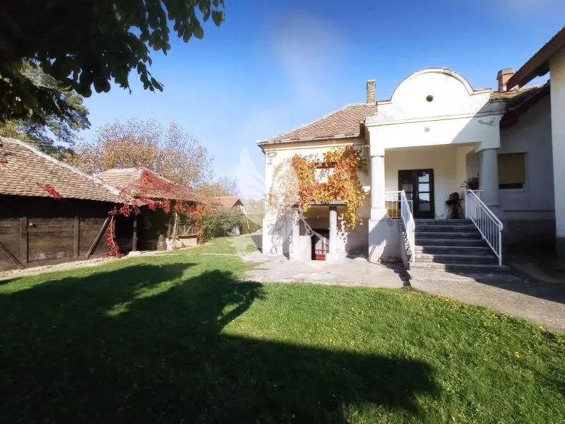 Prodaja, kuća, 215m², Mladenovac selo, Mladenovac