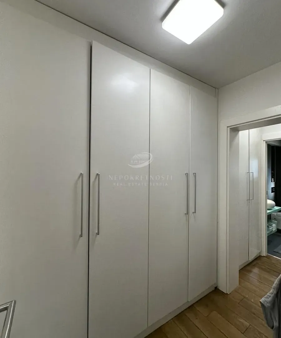 Sale, house, 300m², Lekino Brdo, Voždovac Sve Podlokacije