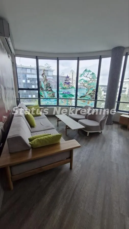 Izdavanje, četvorosoban stan, 116m², Novi Sad, Srbija