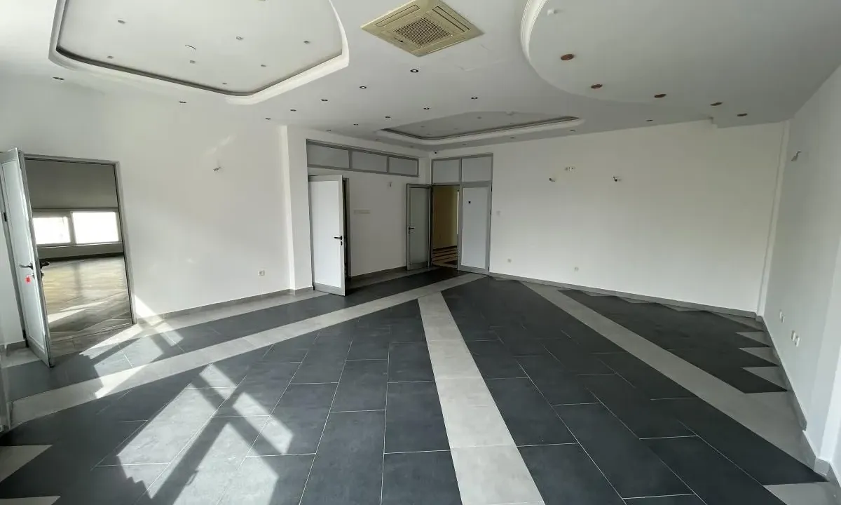 Rent, office space, 245m², Bulevar Oslobodjenja, Novi Sad Sve Podlokacije