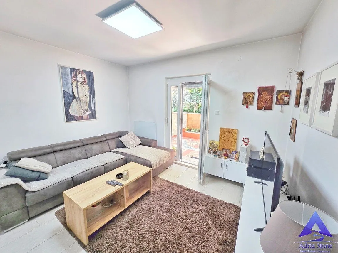 Prodaja, jednosoban stan, 44m², Podkošljun, Budva