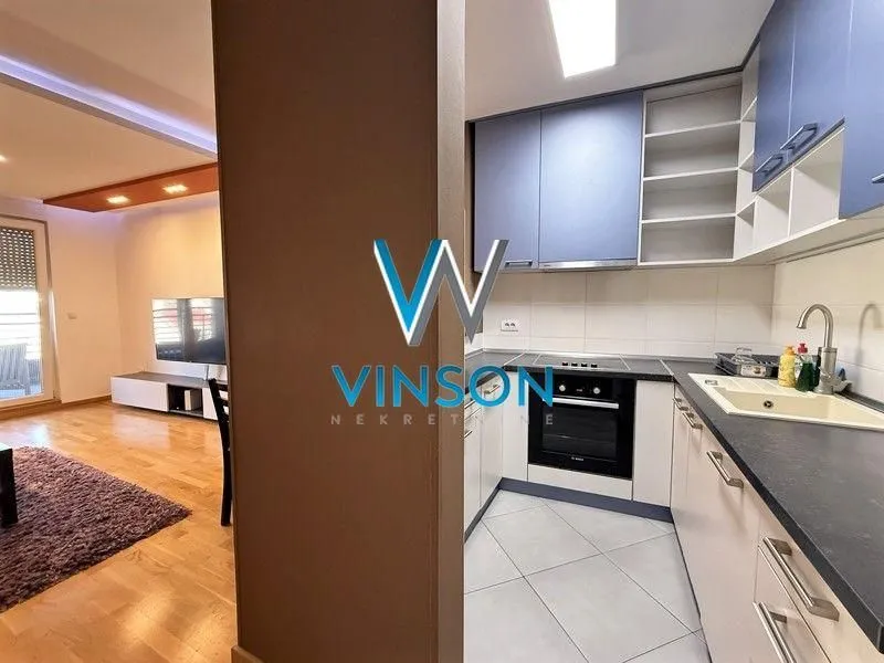 Izdavanje, dvosoban stan, 60m², Centar, Novi Sad