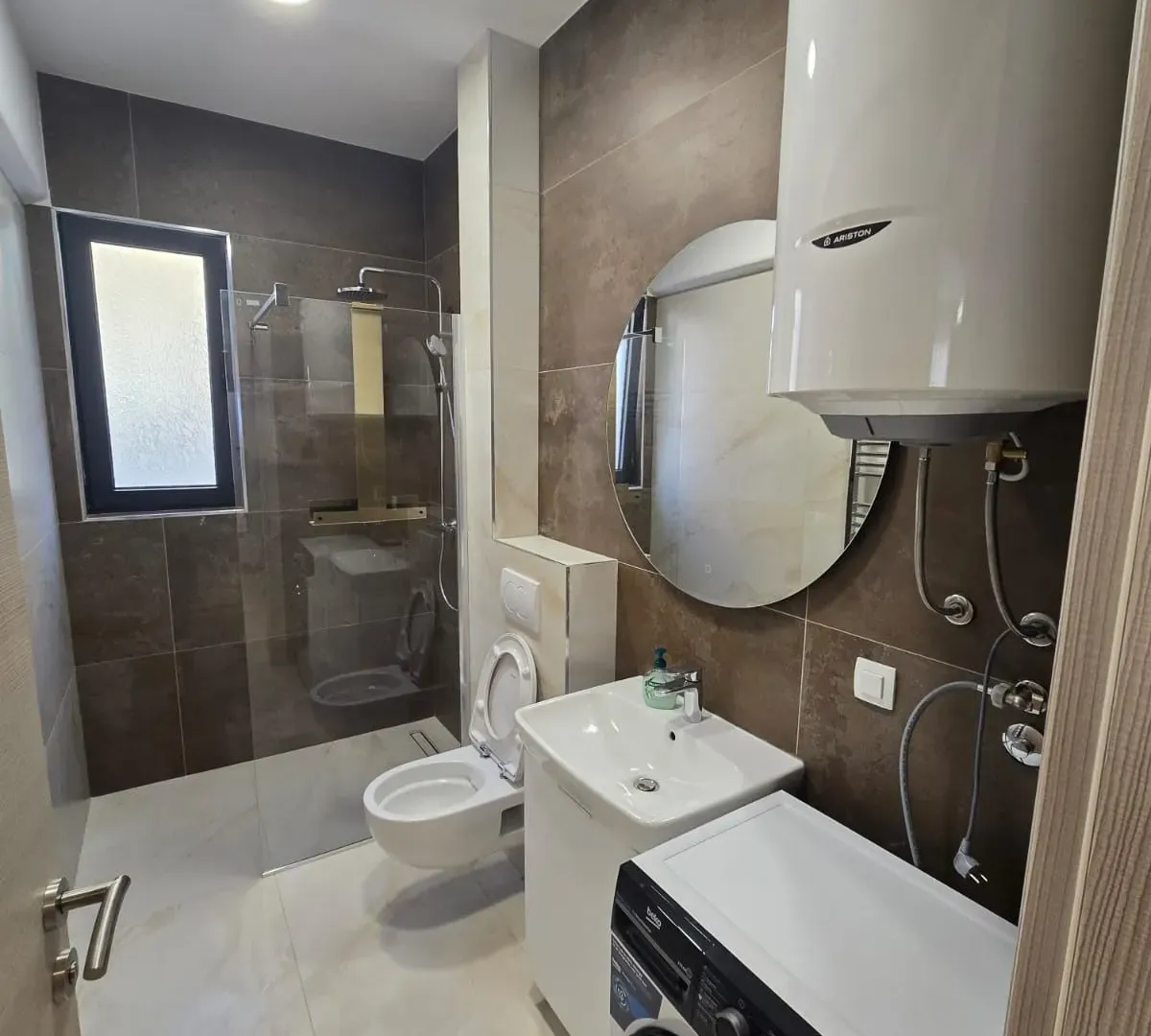 Izdavanje, dvosoban stan, 50m², Pod Kuk, Tivat