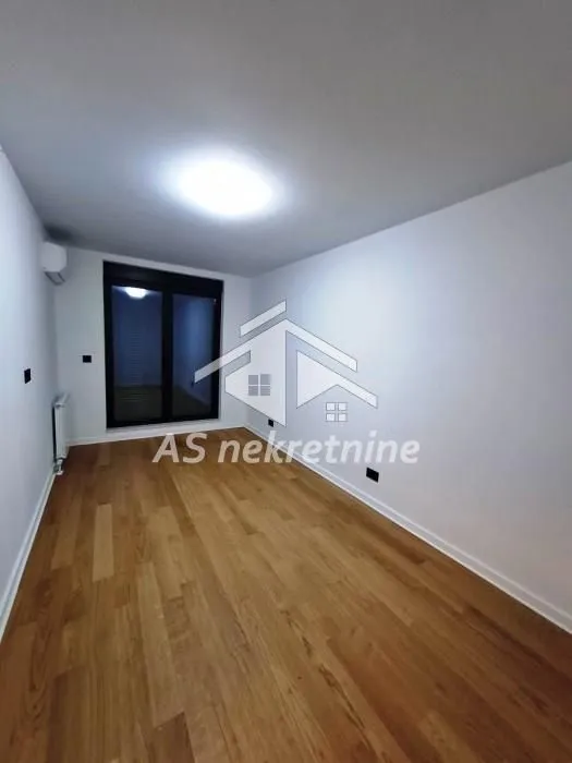 Izdavanje, trosoban stan, 72m², Crveni Krst, Beograd