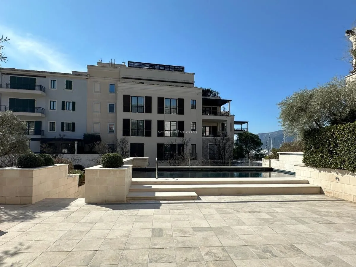 Prodaja, dvosoban stan, 115m², Porto Montenegro, Tivat