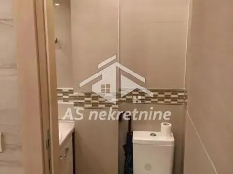 Izdavanje, trosoban stan, 87m², Stari Grad, Beograd - image 10