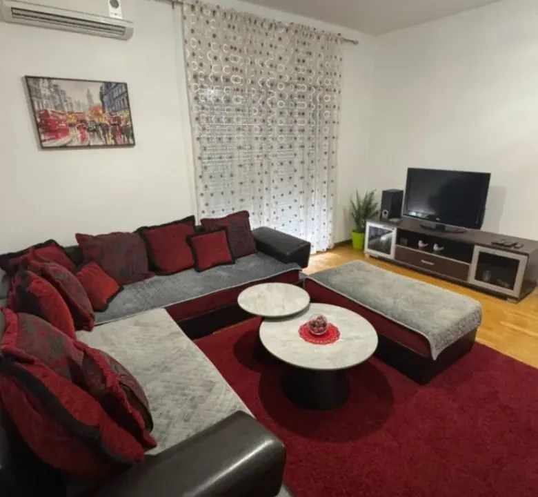 Izdavanje, dvosoban stan, 73m², City Kvart, Podgorica