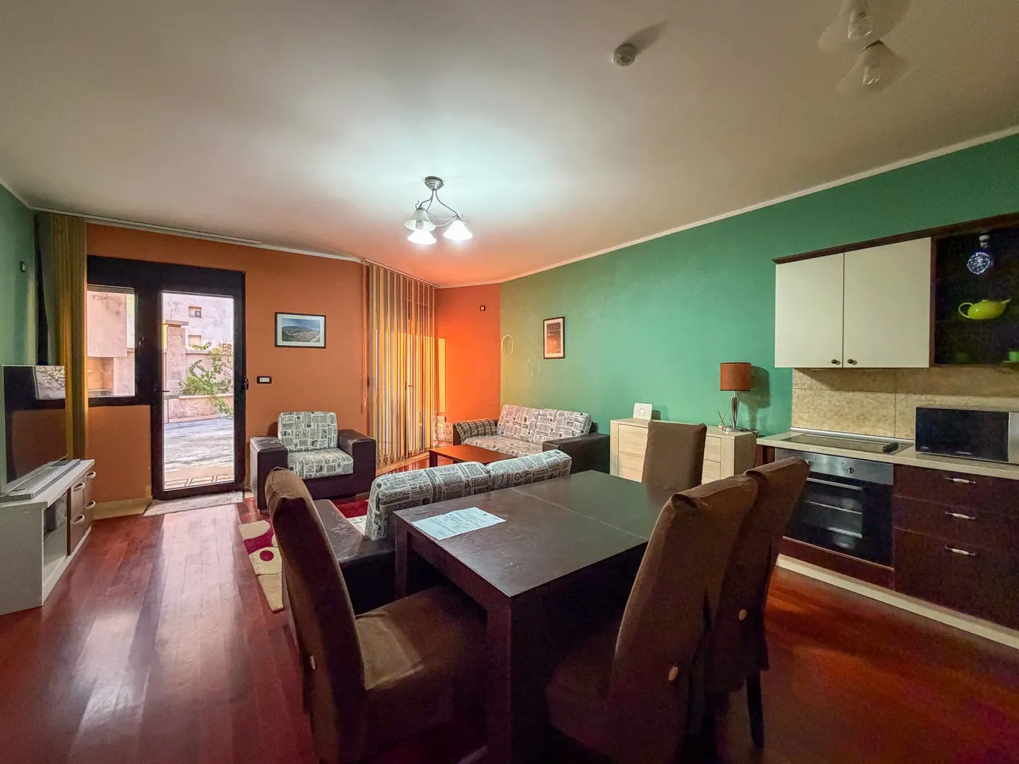 Prodaja, trosoban stan, 85m², Dobrota, Kotor