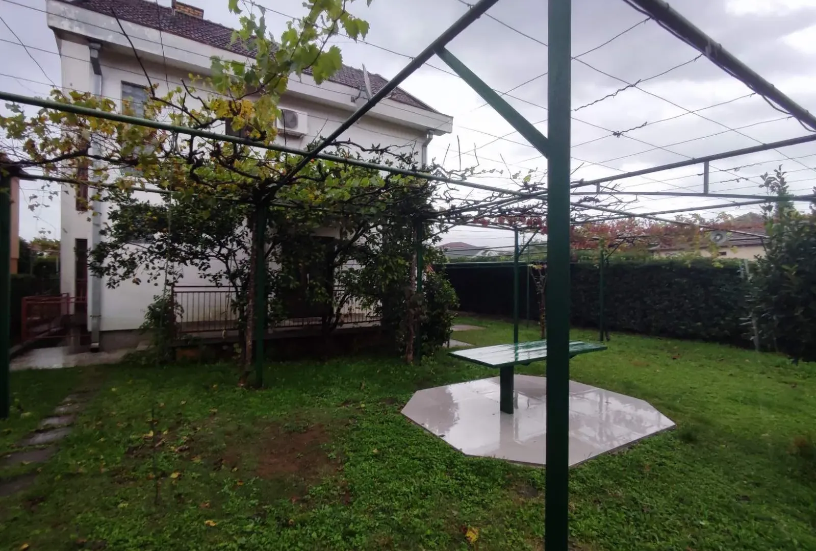Rent, house, 200m², Zagorič, Podgorica