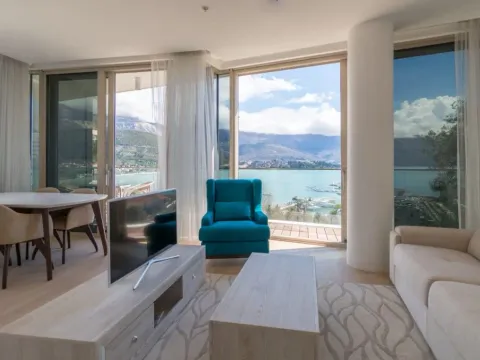 Izdavanje, dvosoban stan, 80m², Centar, Budva - image 5