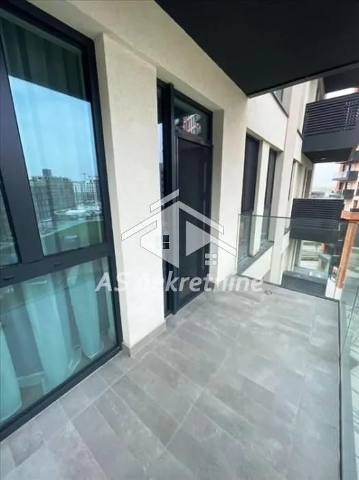 Izdavanje, četvorosoban stan, 111m², Savski Venac, Beograd
