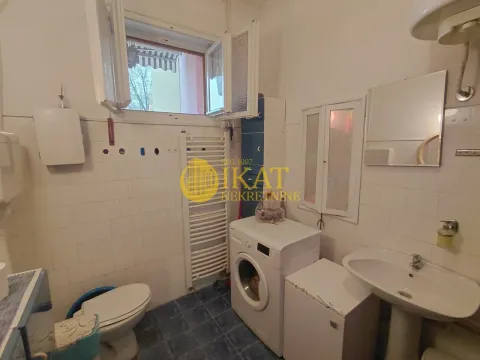 Prodaja, četvorosoban stan, 110m², Zemun Centar, Zemun Sve Podlokacije - image 7