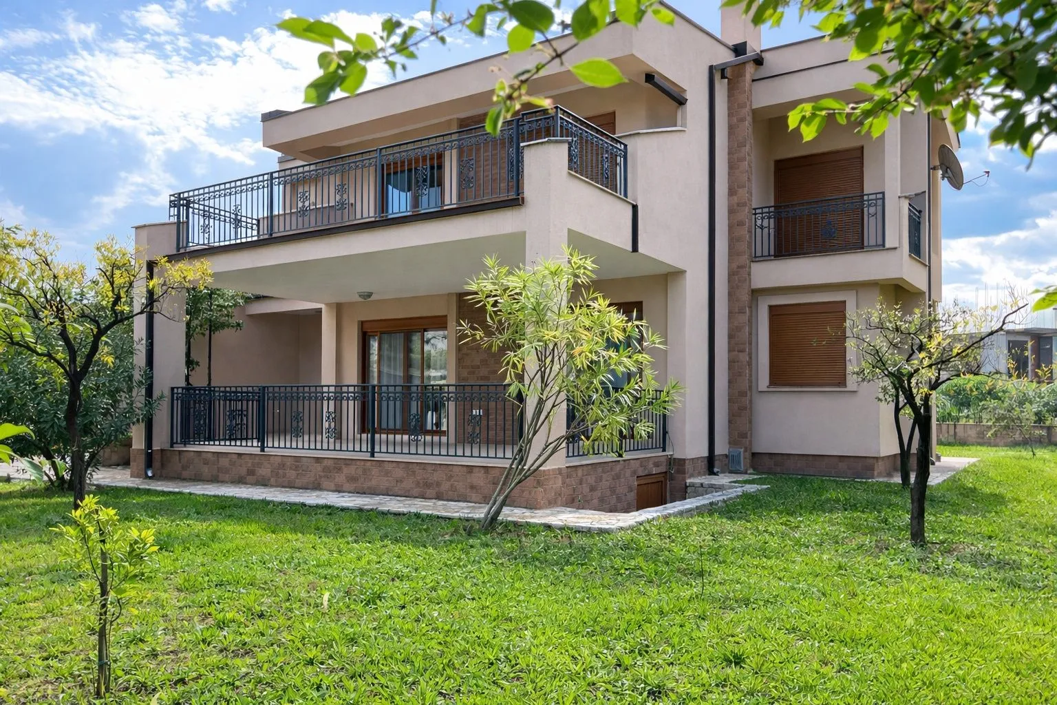 Sale, house, 270m², Centar, Bar