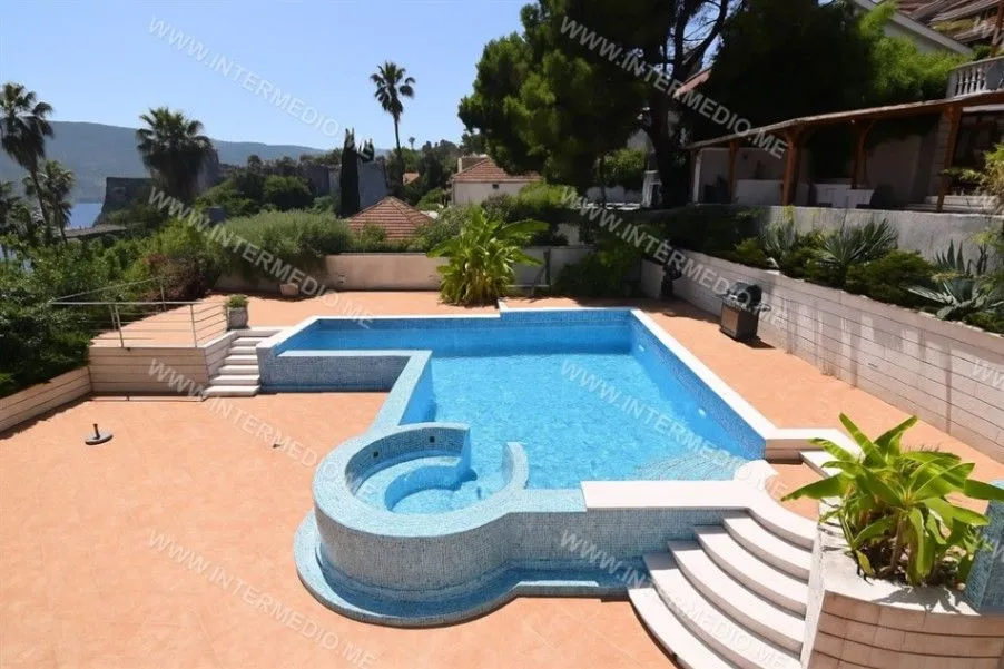 Prodaja, jednosoban stan, 46m², Savina, Herceg Novi