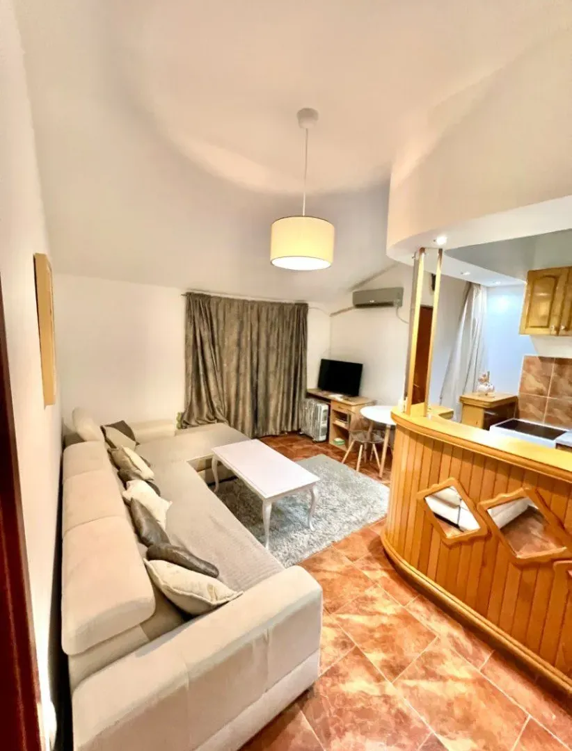 Izdavanje, jednosoban stan, 54m², Kava, Tivat