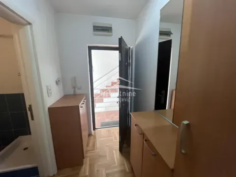 Prodaja, stan, 28m², Petlovo Brdo, Beograd - image 7