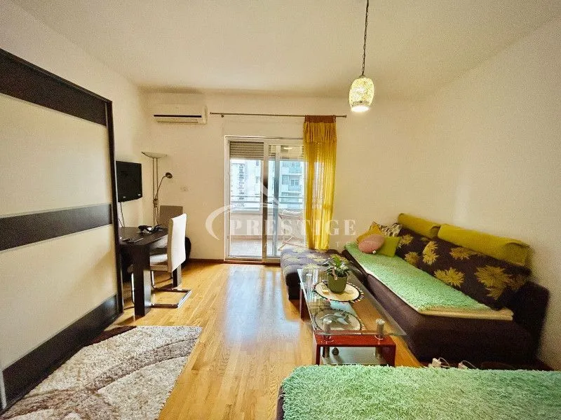 Izdavanje, jednosoban stan, 38m², City Kvart, Podgorica