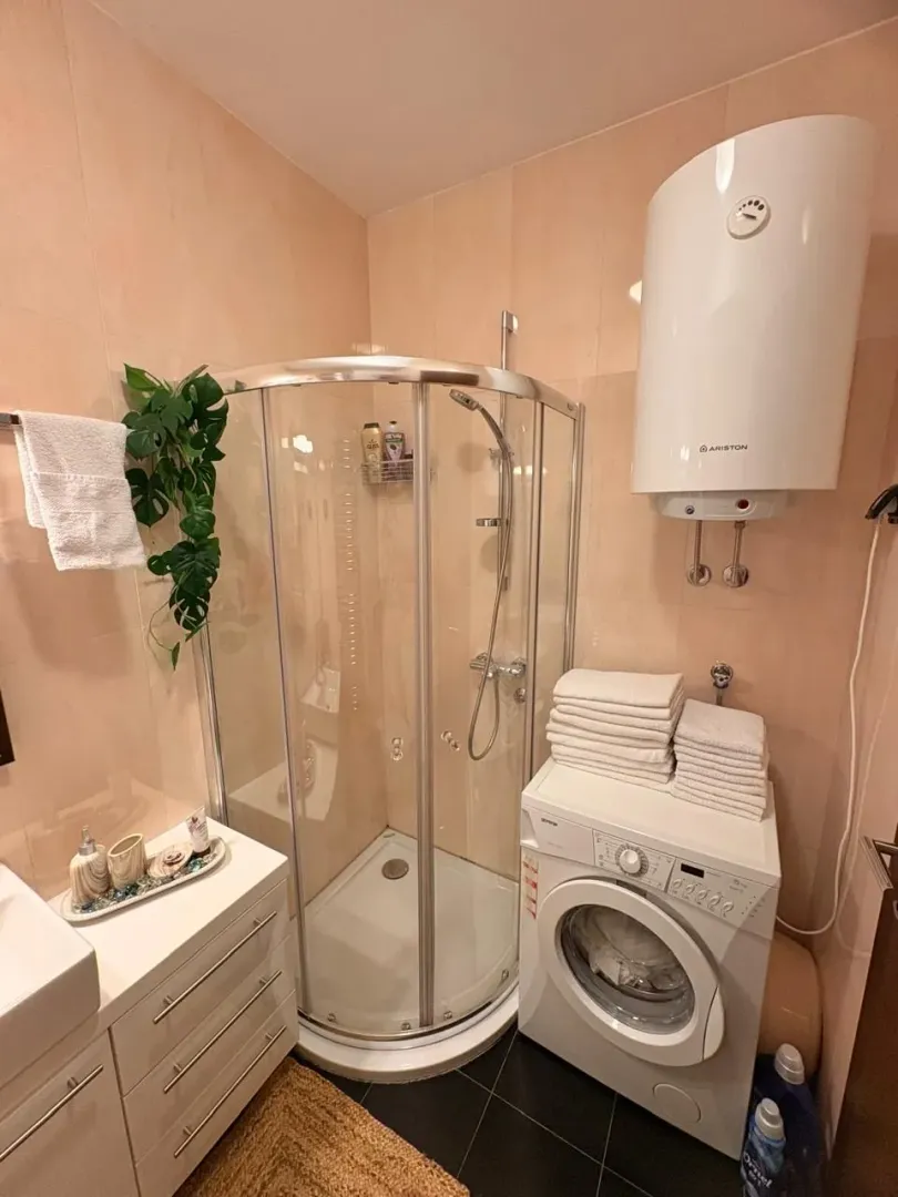 Rent, two bedroom apartment, 70m², Dobrota, Kotor