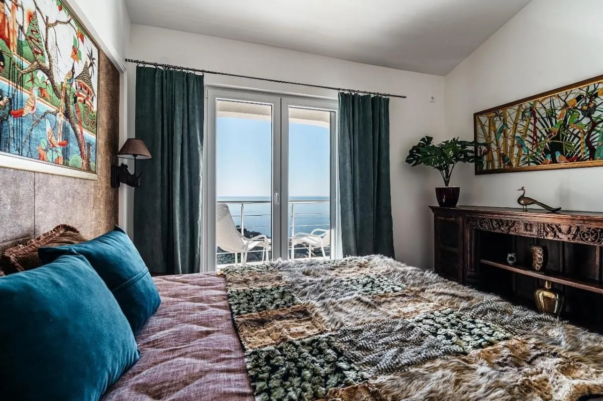 Sale, house, 350m², Reževići, Budva