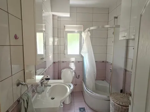 Izdavanje, dvosoban stan, 90m², Stari Aerodrom, Podgorica - image 12