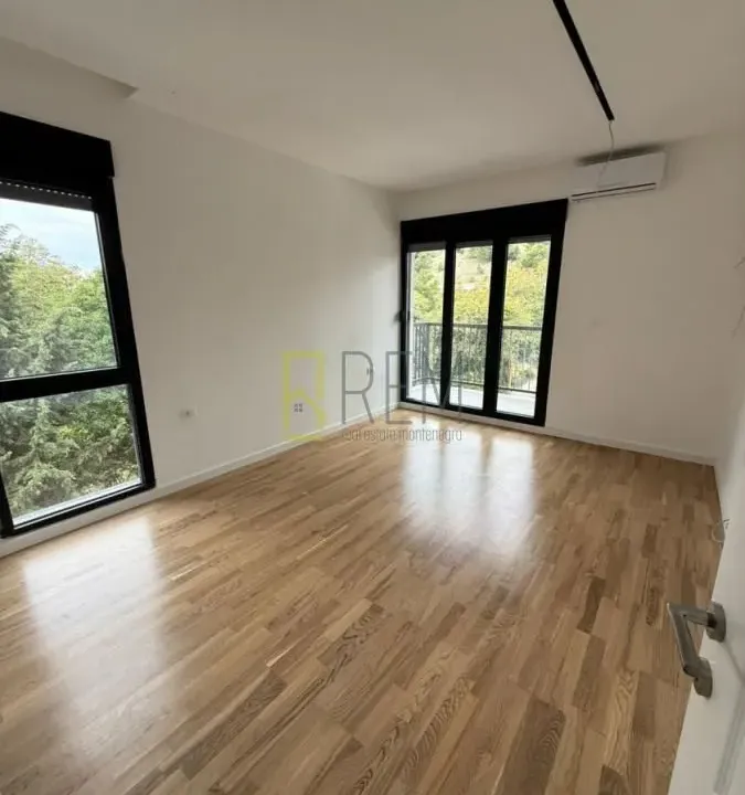 Prodaja, trosoban stan, 90m², Zagorič, Podgorica