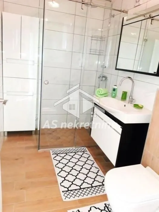 Izdavanje, dvosoban stan, 60m², Novi Beograd Blok 28, Novi Beograd Sve Podlokacije