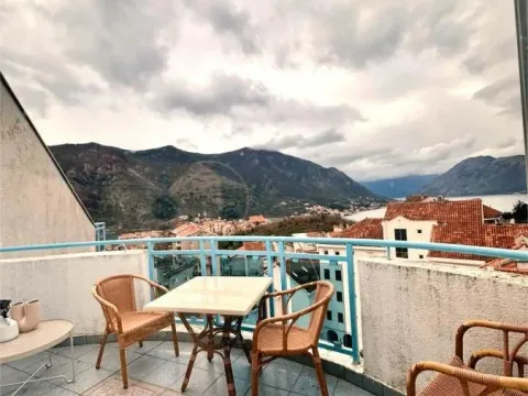 Sale, two bedroom apartment, 97m², Dobrota, Kotor - image 4