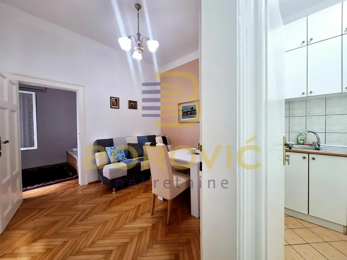Izdavanje, dvosoban stan, 47m², Stari Grad, Beograd