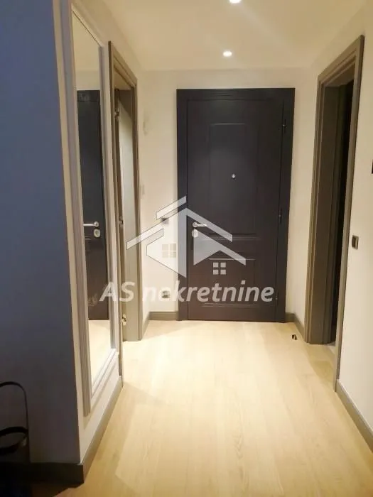 Izdavanje, dvosoban stan, 104m², Cvetni Trg, Vračar Sve Podlokacije