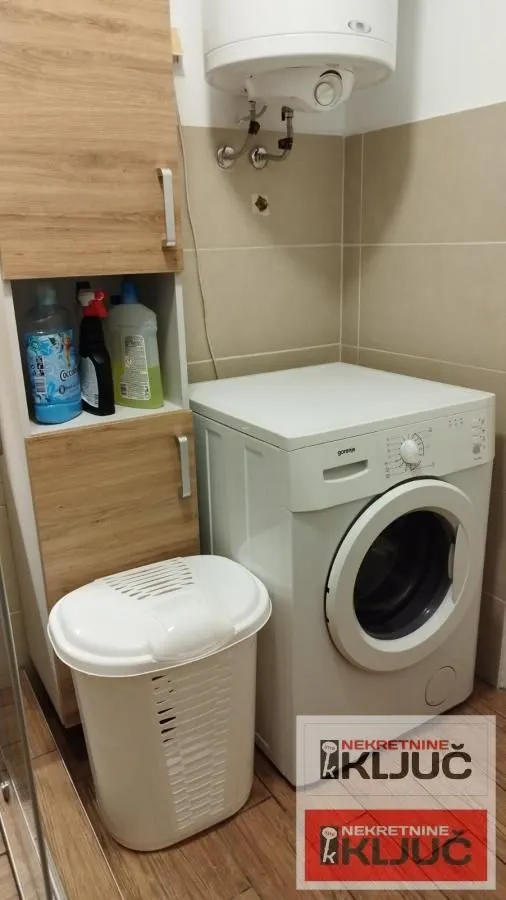 Prodaja, dvosoban stan, 54m², Bulevar Oslobodjenja, Novi Sad Sve Podlokacije