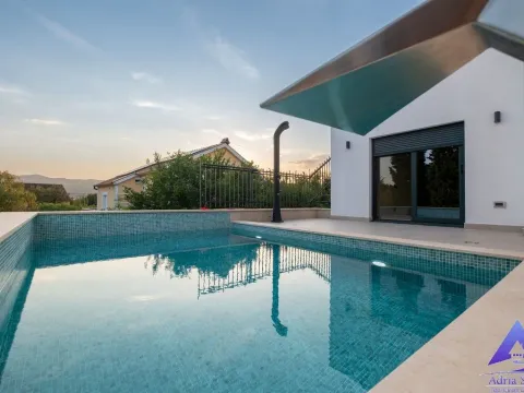 Izdavanje, kuća, 180m², Podgorica, Crna Gora - image 15