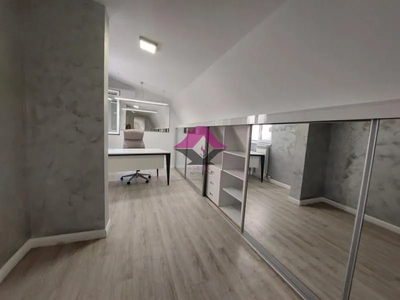 Prodaja, četvorosoban stan, 118m², Đeram Pijaca, Beograd