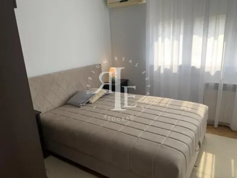 Izdavanje, trosoban stan, 73m², Stari Grad, Beograd - image 6