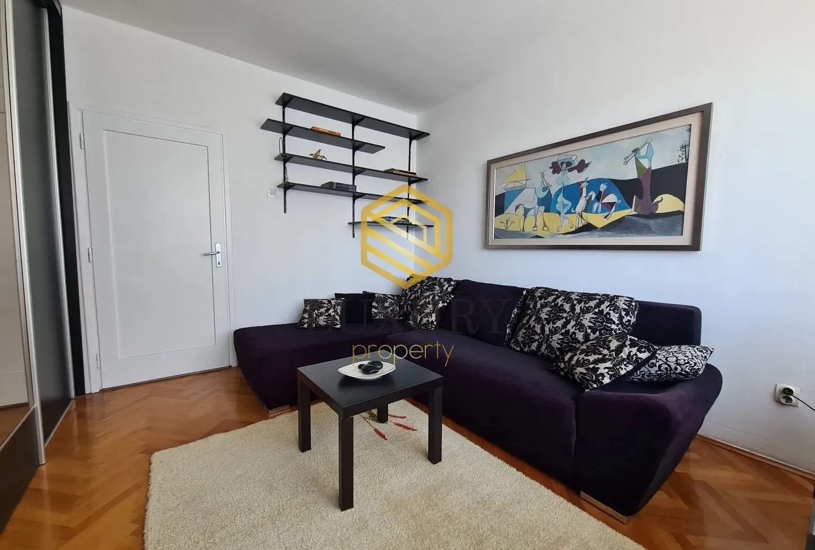 Izdavanje, dvosoban stan, 65m², Stara Varoš, Podgorica