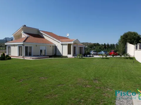 Prodaja, kuća, 254m², Donji Kokoti, Podgorica - image 2