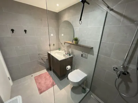 Izdavanje, trosoban stan, 86m², Savski Venac, Beograd - image 8