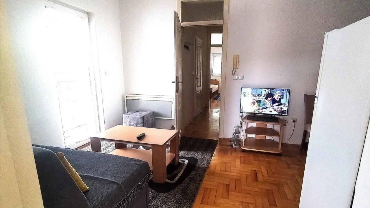 Rent, two bedroom apartment, 50m², Kanarevo Brdo, Beograd