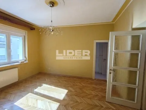 Izdavanje, trosoban stan, 90m², Vračar Sve Podlokacije, Beograd