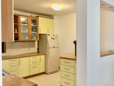 Izdavanje, kuća, 110m², Gorica C, Podgorica - image 11