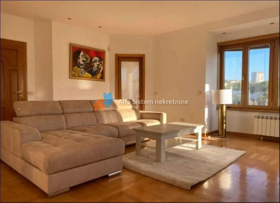 Rent, four bedroom apartment, 250m², Savski Venac, Beograd