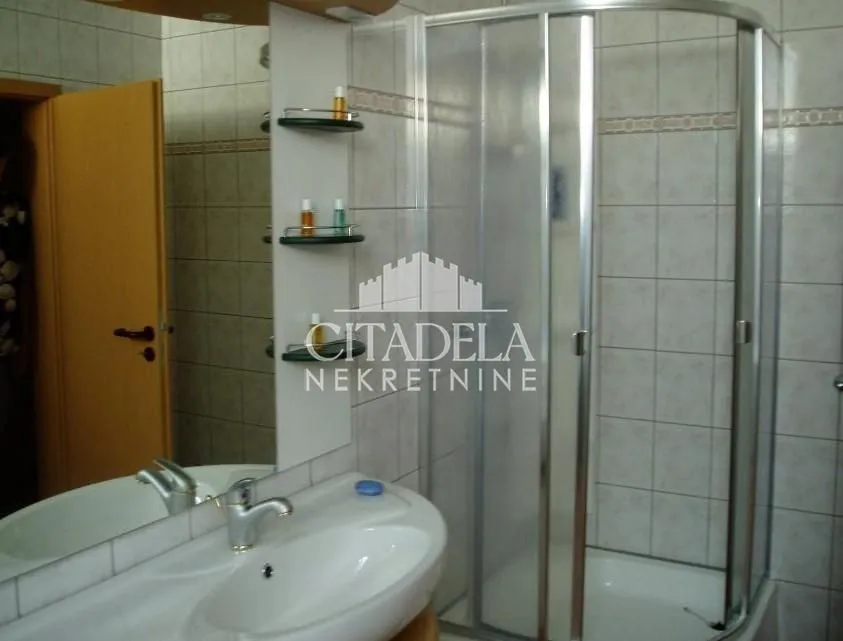 Sale, house, 432m², Resnik, Beograd