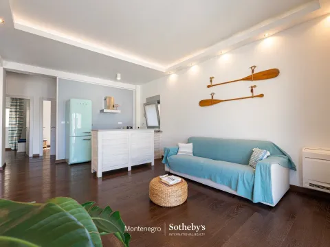 Sale, two bedroom apartment, 82m², Dobrota, Kotor - image 13