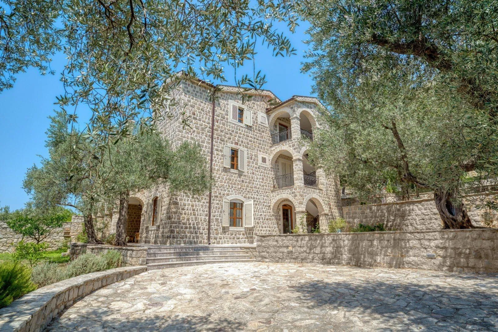 Prodaja, kuća, 480m², Reževići, Budva