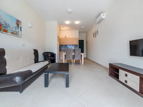 Sale, one bedroom apartment, 41m², Dobrota, Kotor - image 11