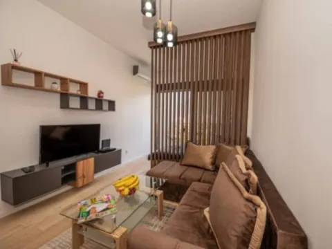 Izdavanje, garsonjera, 34m², Centar, Bar - image 6