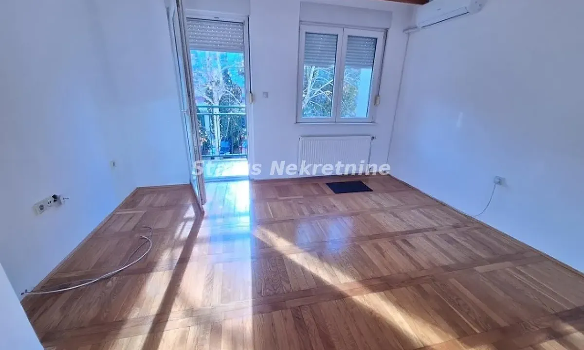 Izdavanje, jednosoban stan, 42m², Nova Detelinara, Novi Sad Sve Podlokacije